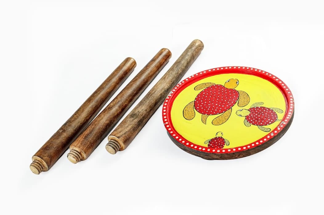 Aarunya Mango Wood Side Stool – Gond Art Yellow Base (Turtle)