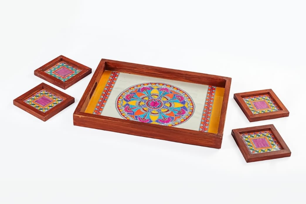 Rangriti Teak Wood Tray With Coasters – Madhubani Circle Fish Motif